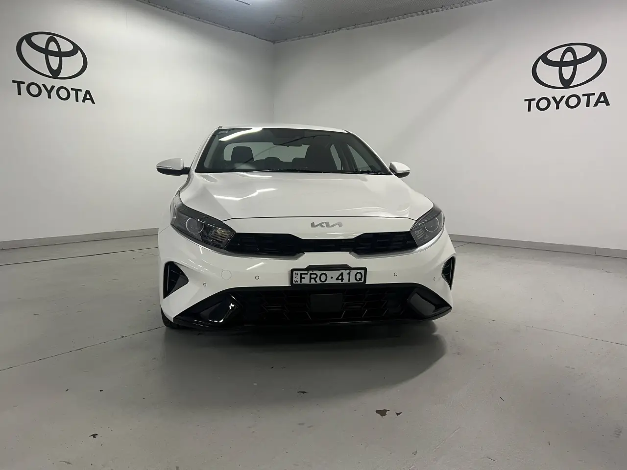 2022 KIA CERATO Gallery Image 2