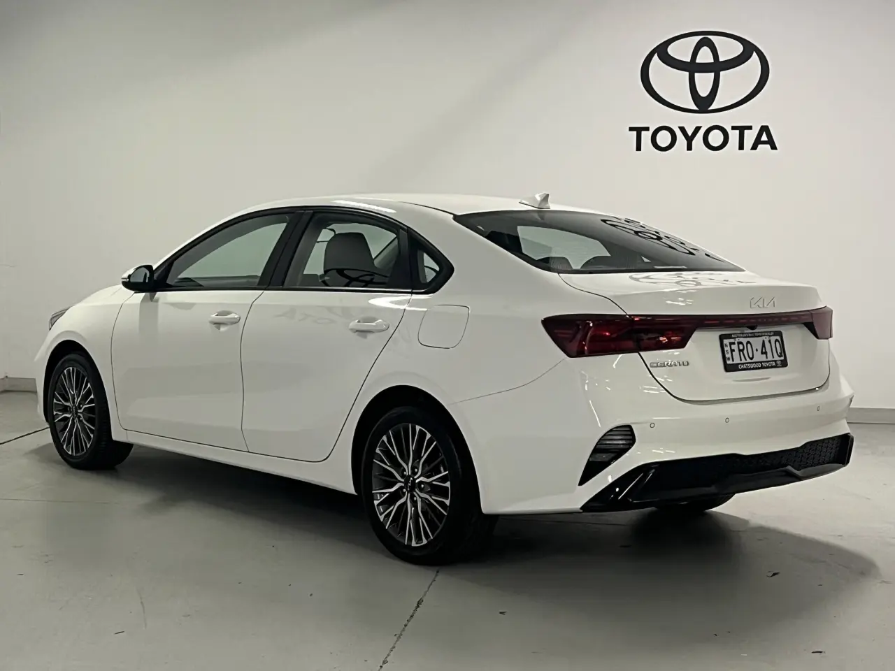 2022 KIA CERATO Gallery Image 8