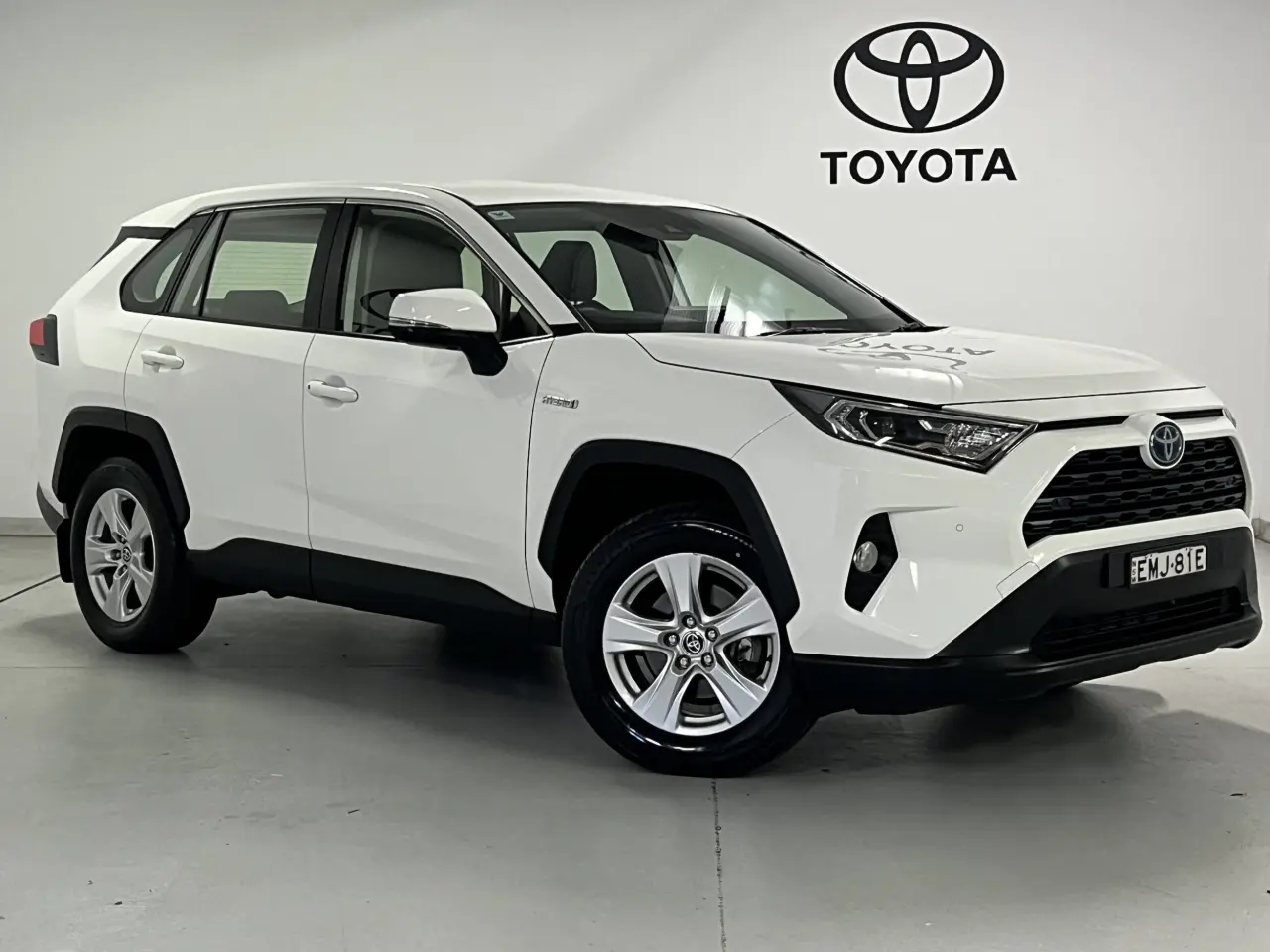 2020 TOYOTA RAV4 HYBRID Gallery Image 1