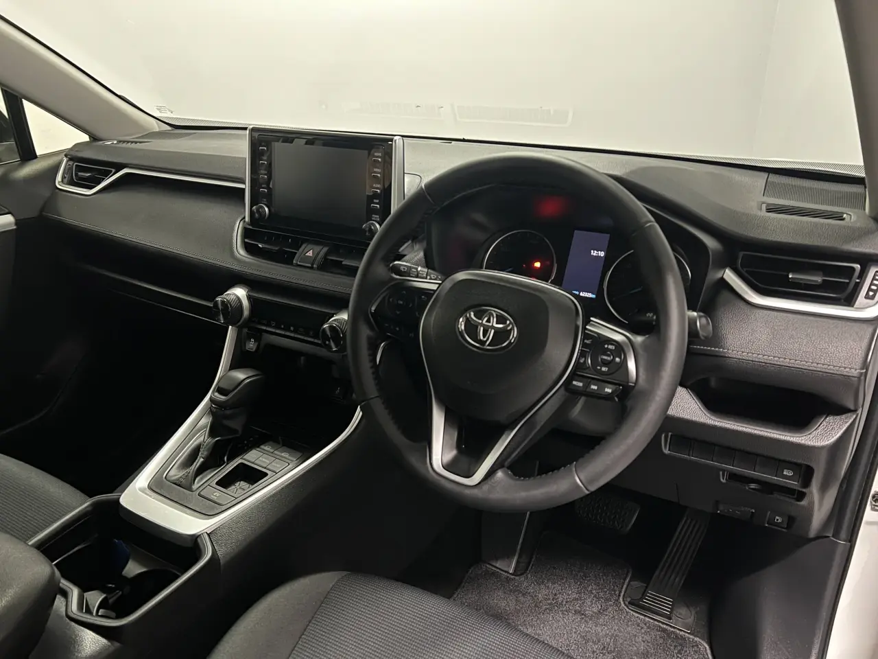 2020 TOYOTA RAV4 HYBRID Gallery Image 10