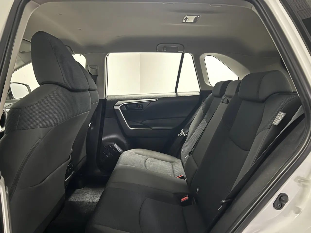 2020 TOYOTA RAV4 HYBRID Gallery Image 14