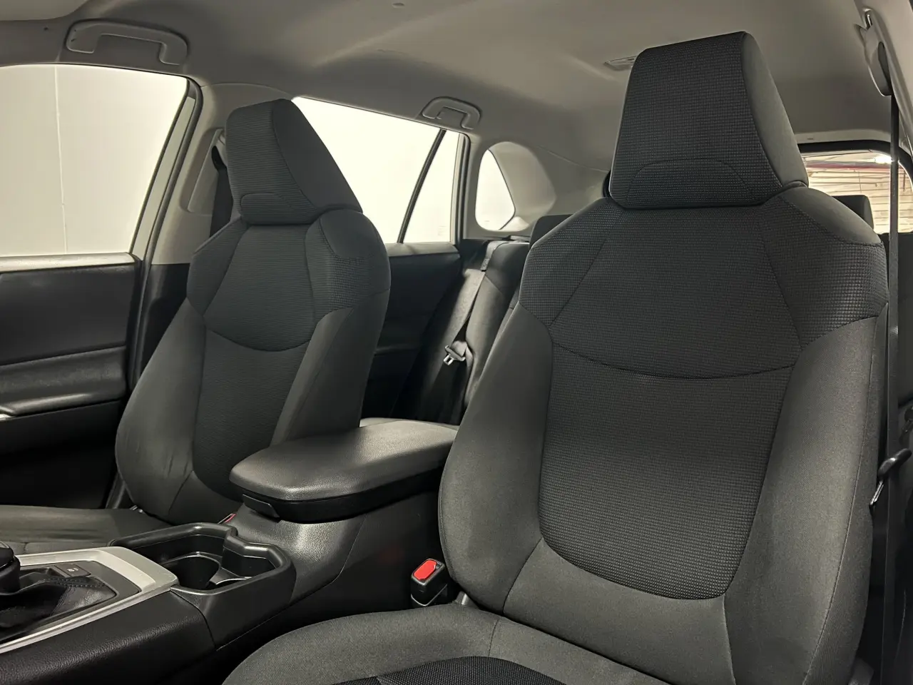 2020 TOYOTA RAV4 HYBRID Gallery Image 16