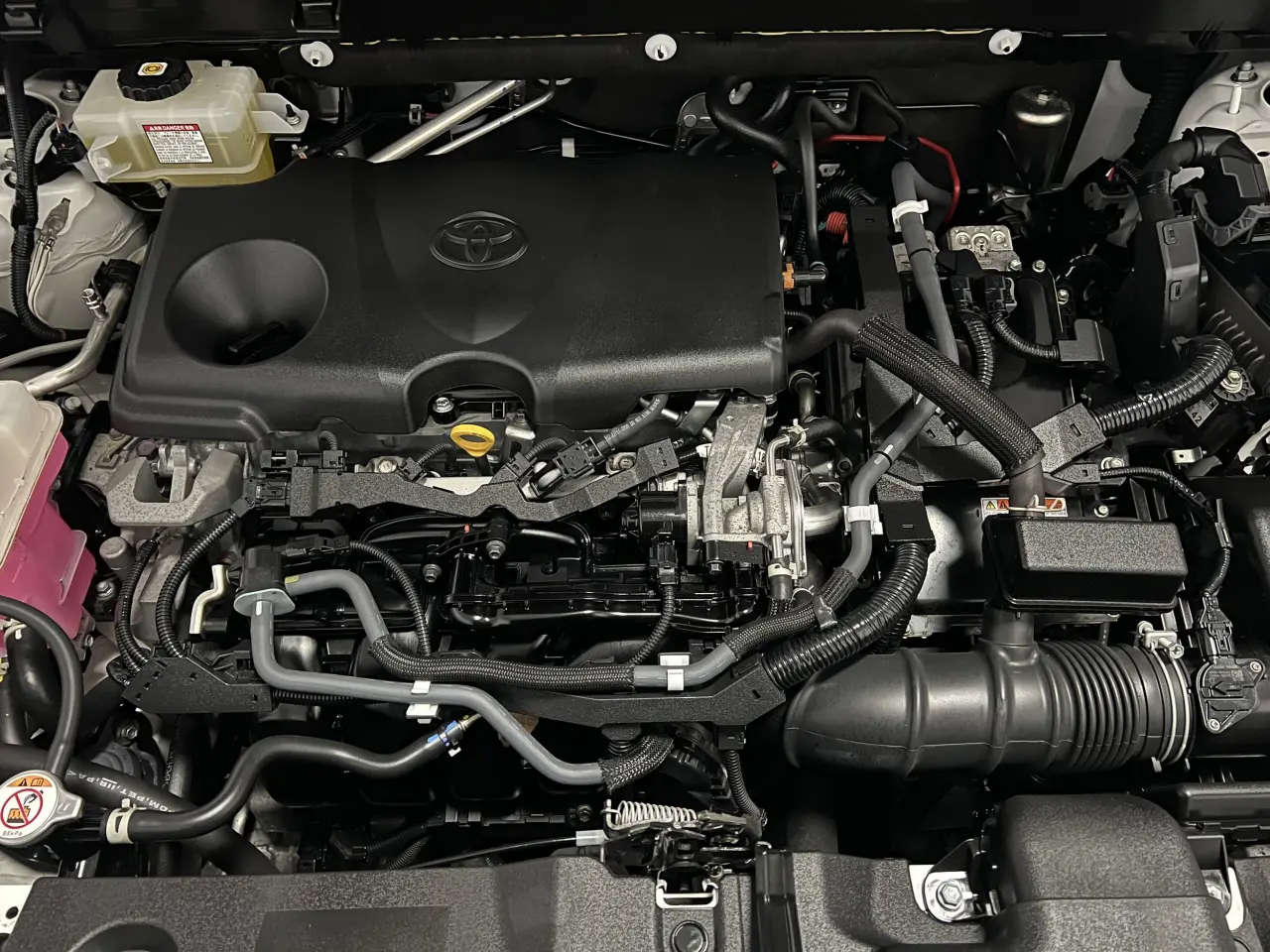 2020 TOYOTA RAV4 HYBRID Gallery Image 21