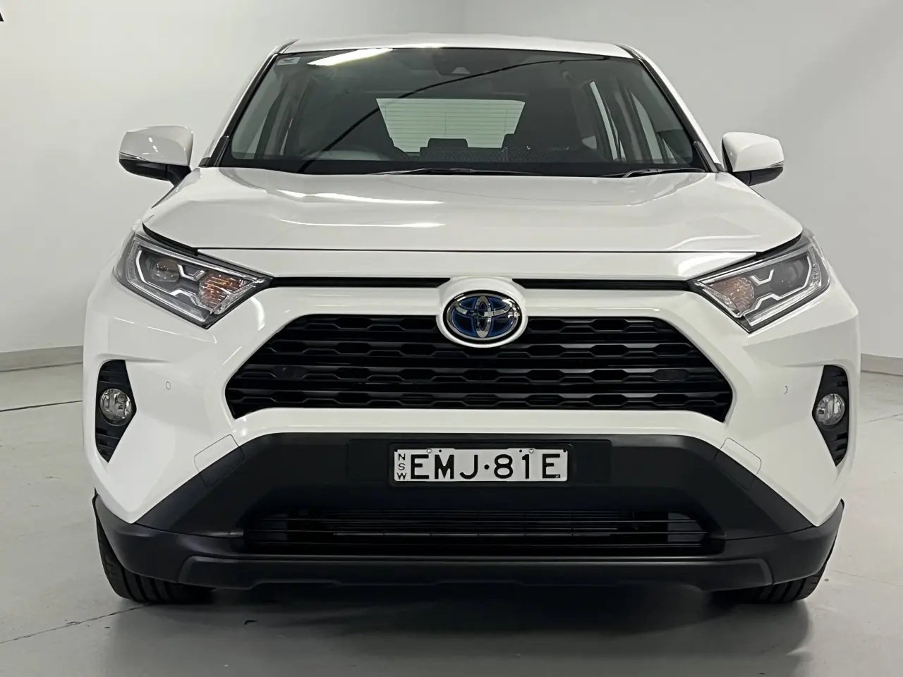 2020 TOYOTA RAV4 HYBRID Gallery Image 3