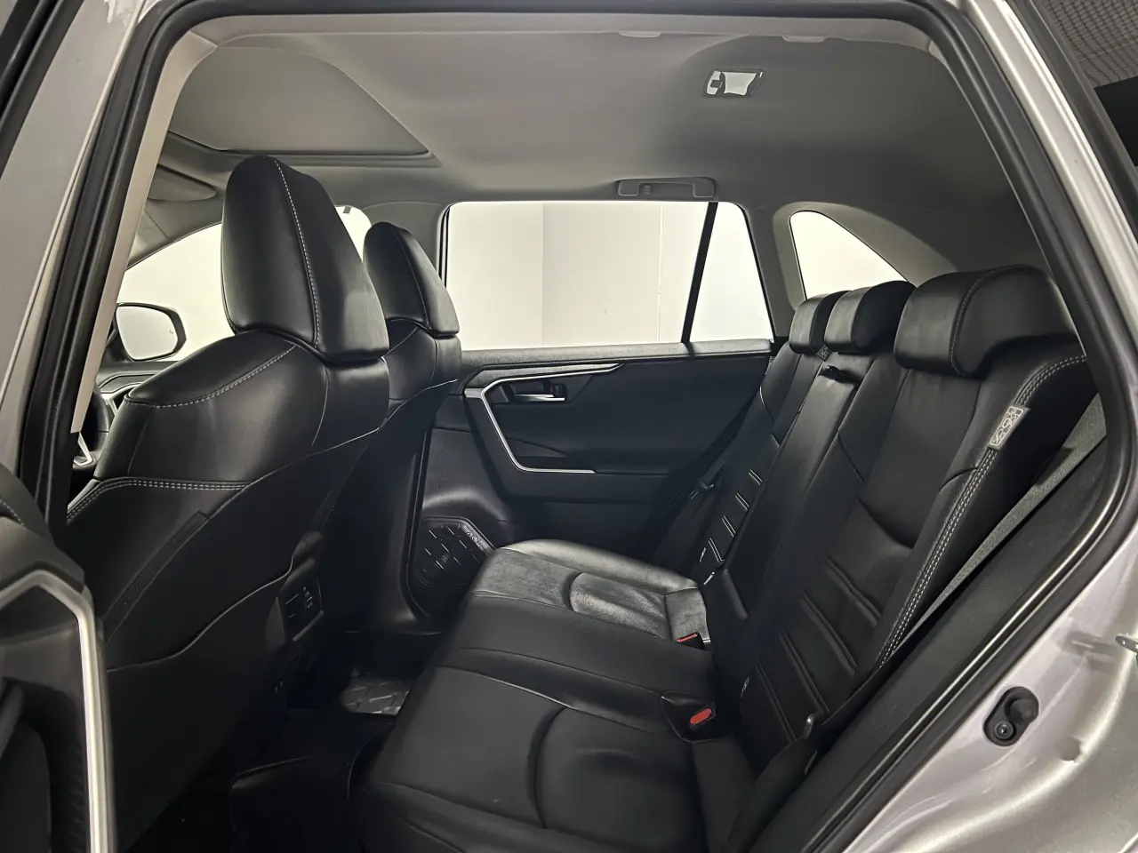 2020 TOYOTA RAV4 HYBRID Gallery Image 14