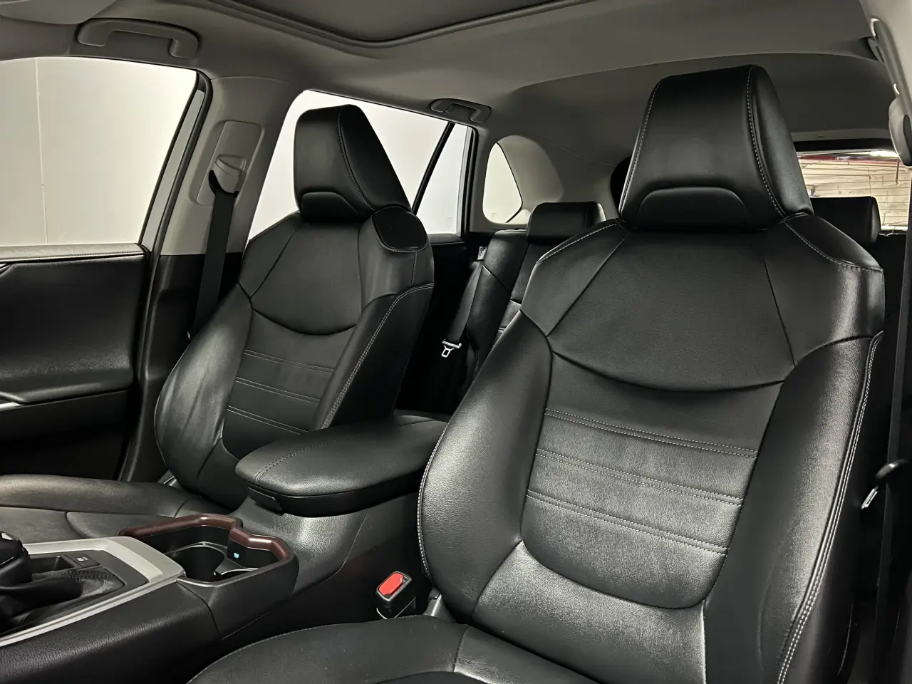 2020 TOYOTA RAV4 HYBRID Gallery Image 16