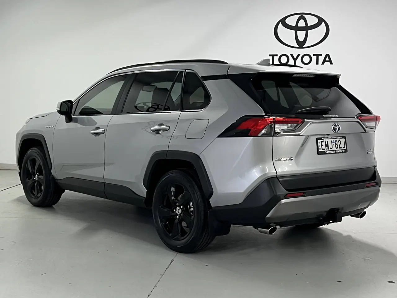 2020 TOYOTA RAV4 HYBRID Gallery Image 8