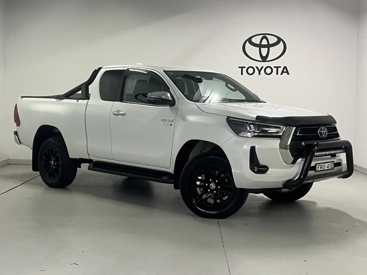 2023 TOYOTA HILUX Gallery Image 1
