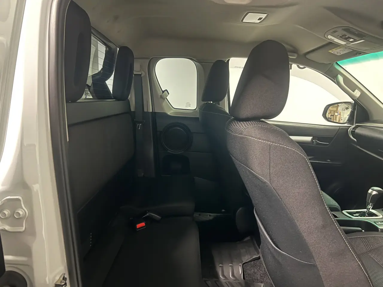 2023 TOYOTA HILUX Gallery Image 11