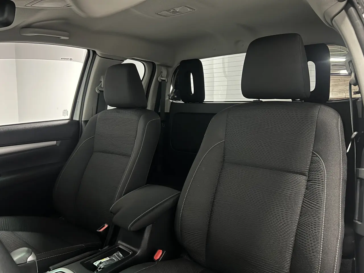 2023 TOYOTA HILUX Gallery Image 17