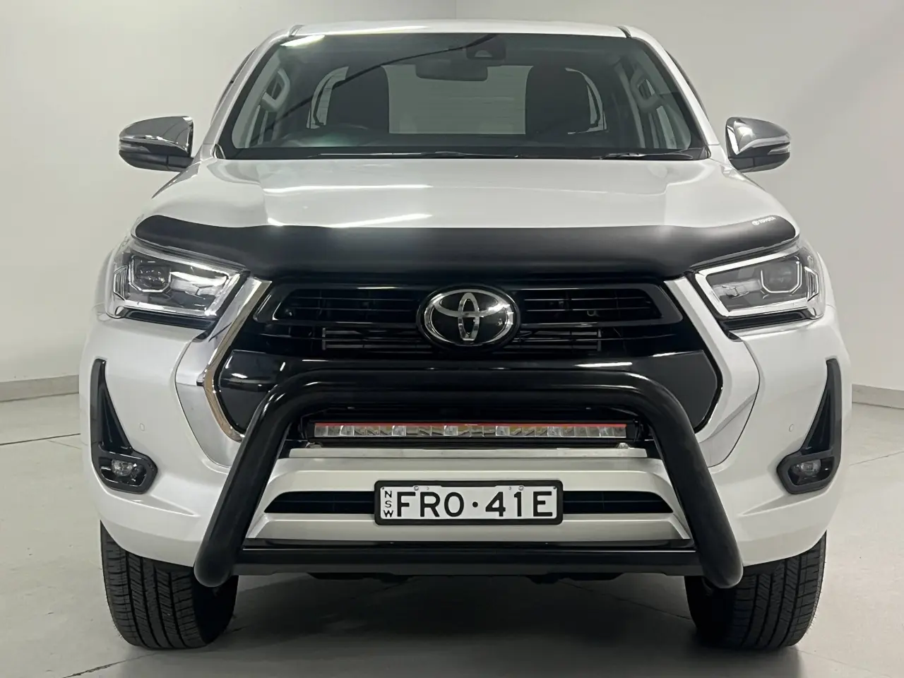 2023 TOYOTA HILUX Gallery Image 3