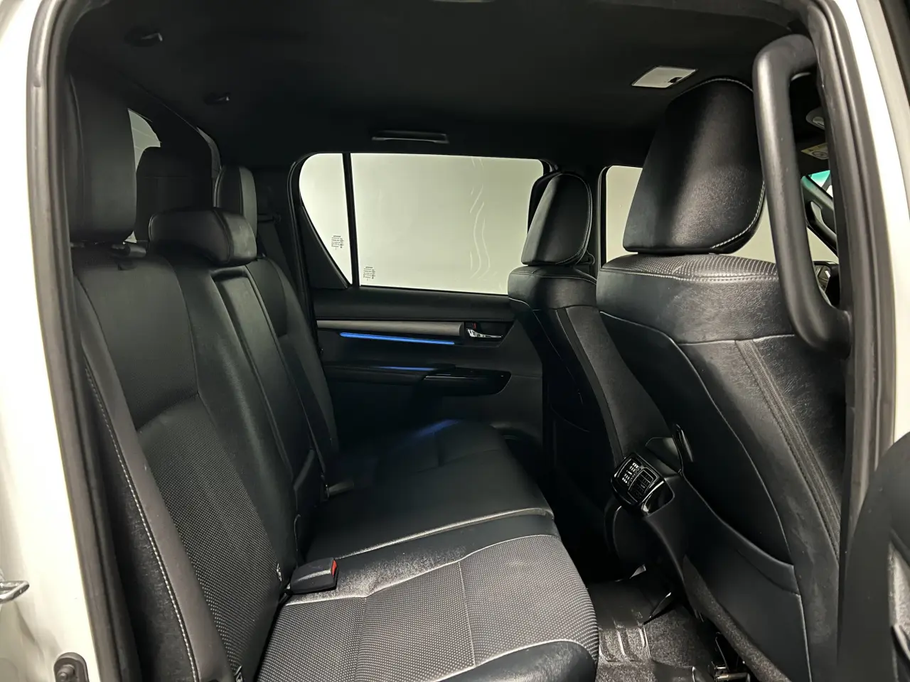 2023 TOYOTA HILUX Gallery Image 11