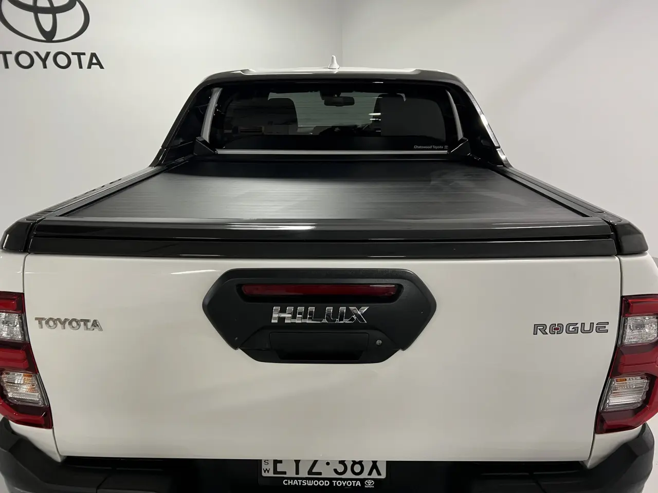 2023 TOYOTA HILUX Gallery Image 14
