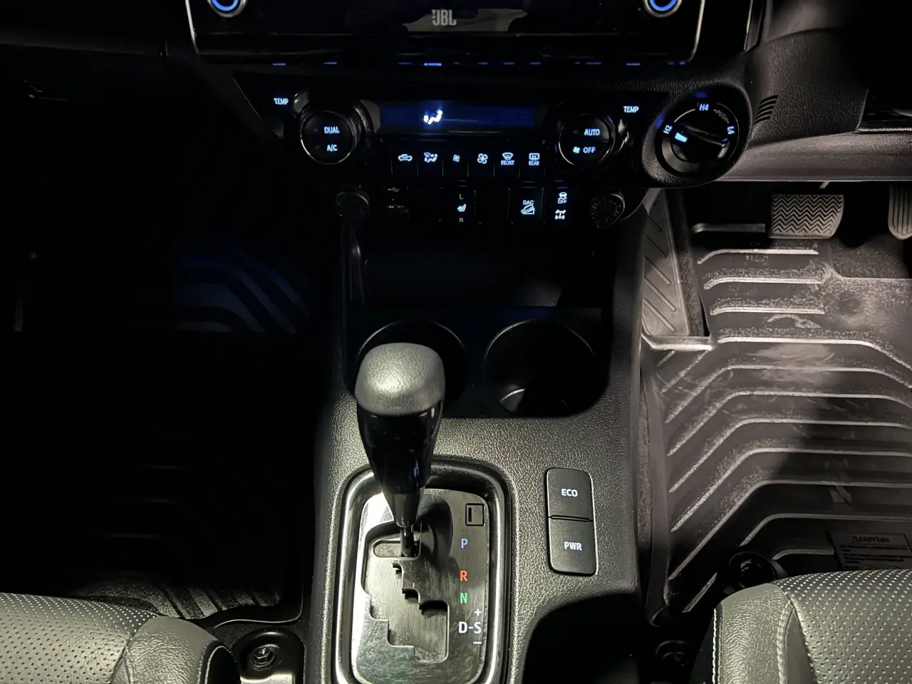 2023 TOYOTA HILUX Gallery Image 21