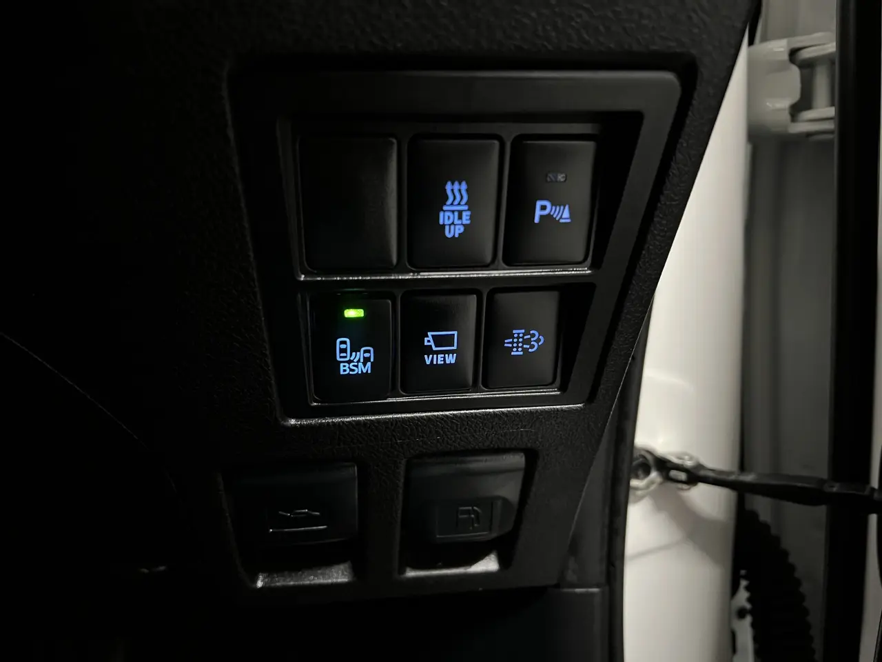 2023 TOYOTA HILUX Gallery Image 22