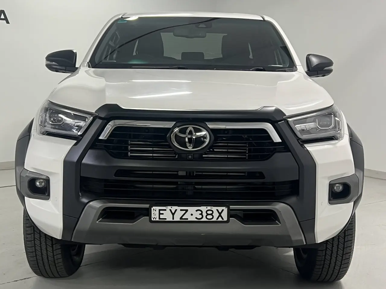 2023 TOYOTA HILUX Gallery Image 3