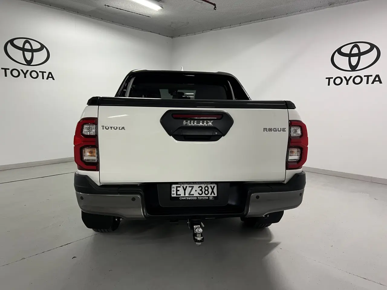 2023 TOYOTA HILUX Gallery Image 6