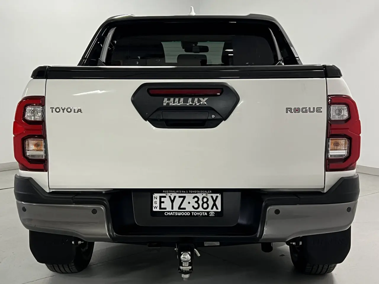 2023 TOYOTA HILUX Gallery Image 7