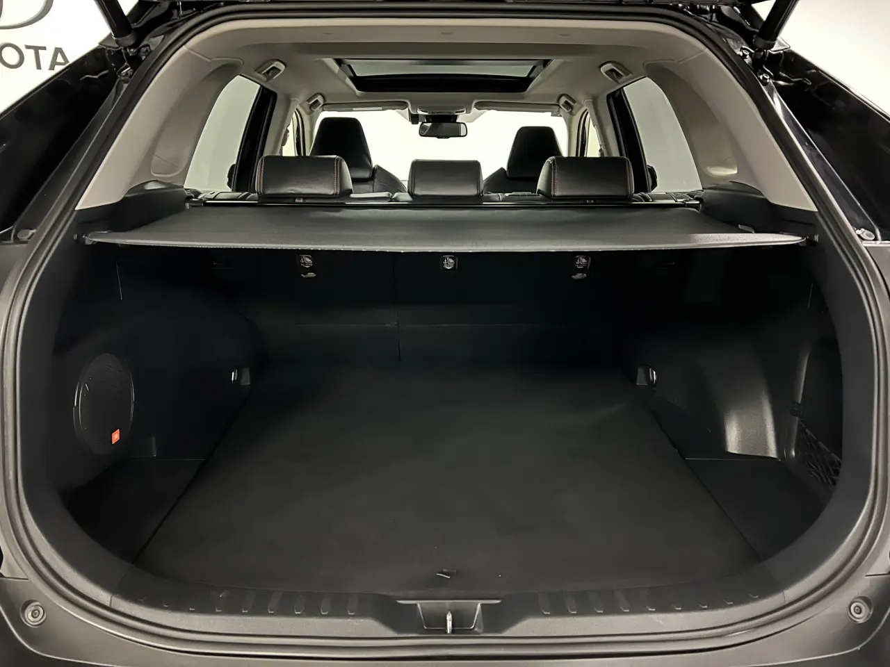 2020 TOYOTA RAV4 Gallery Image 13