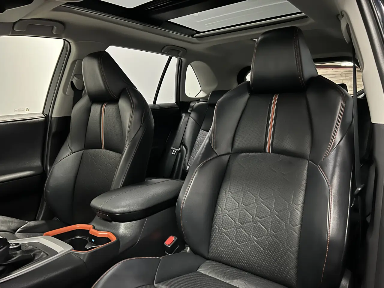 2020 TOYOTA RAV4 Gallery Image 16