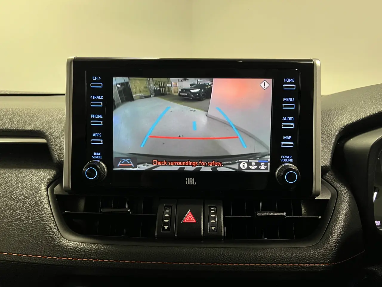 2020 TOYOTA RAV4 Gallery Image 19