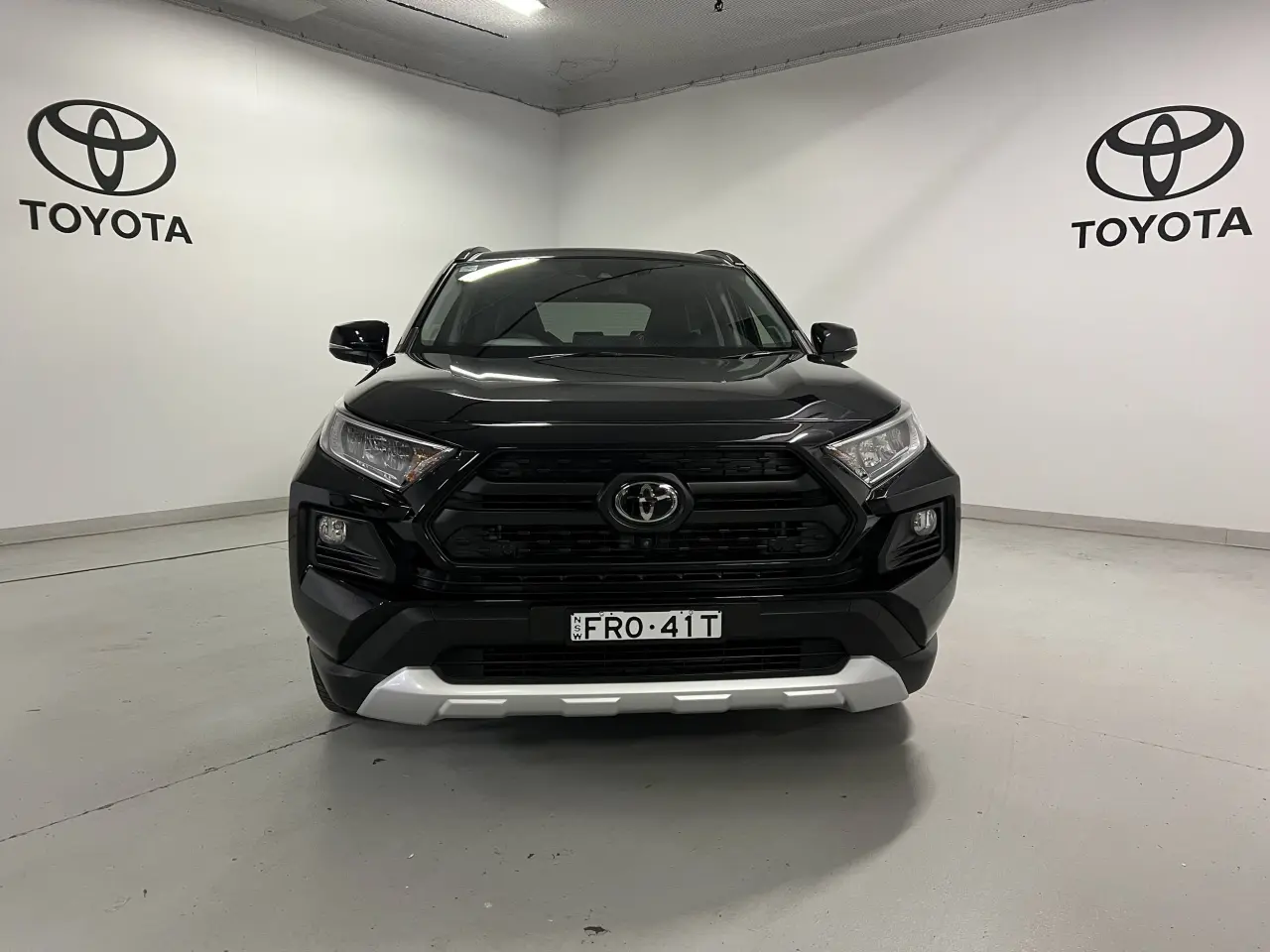 2020 TOYOTA RAV4 Gallery Image 2