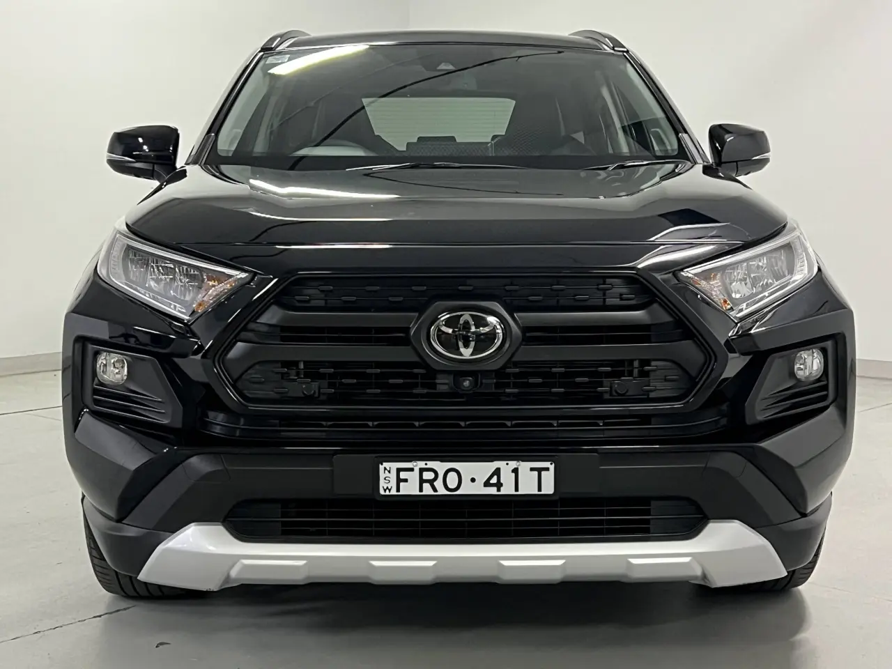 2020 TOYOTA RAV4 Gallery Image 3