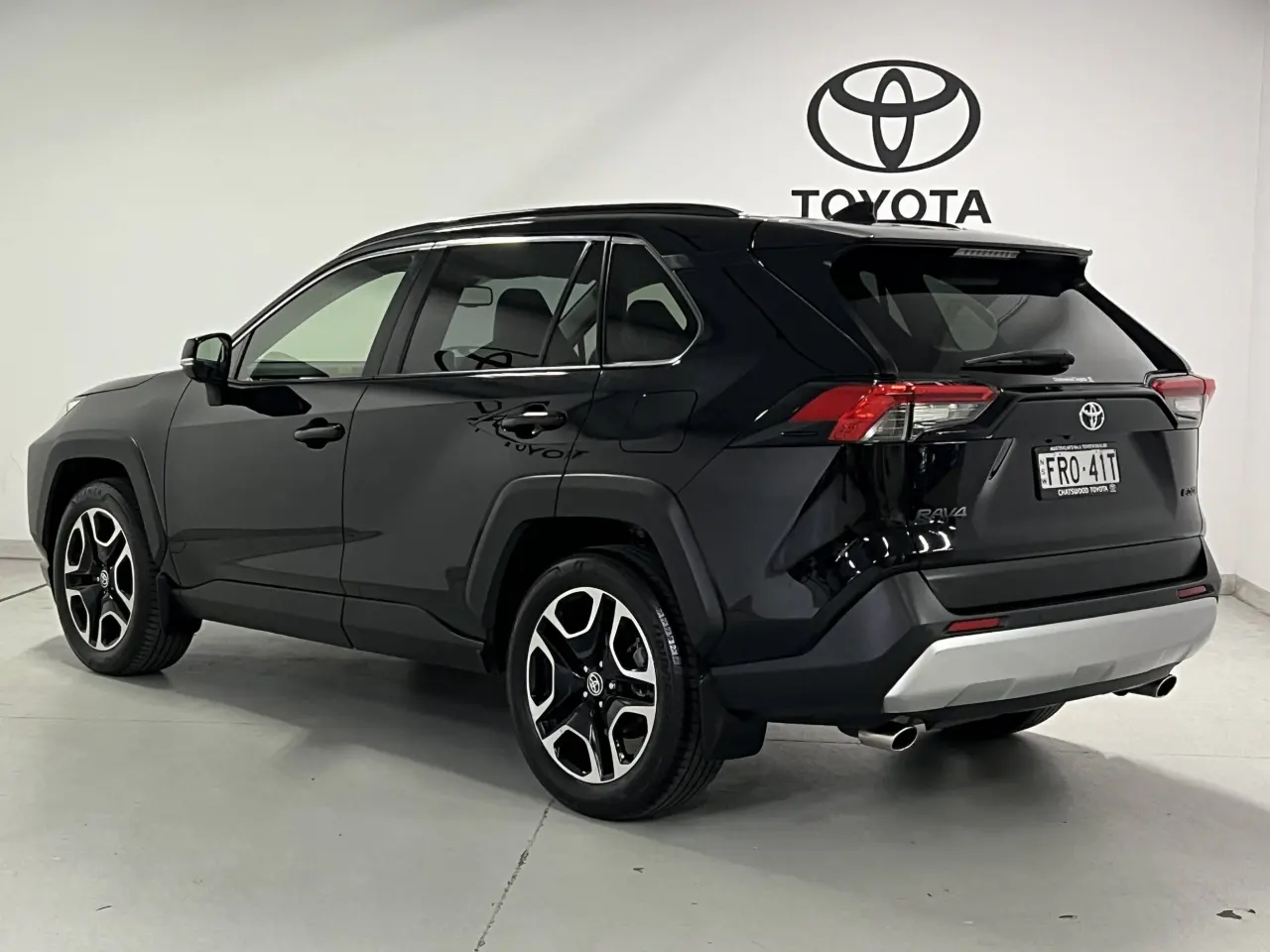 2020 TOYOTA RAV4 Gallery Image 8