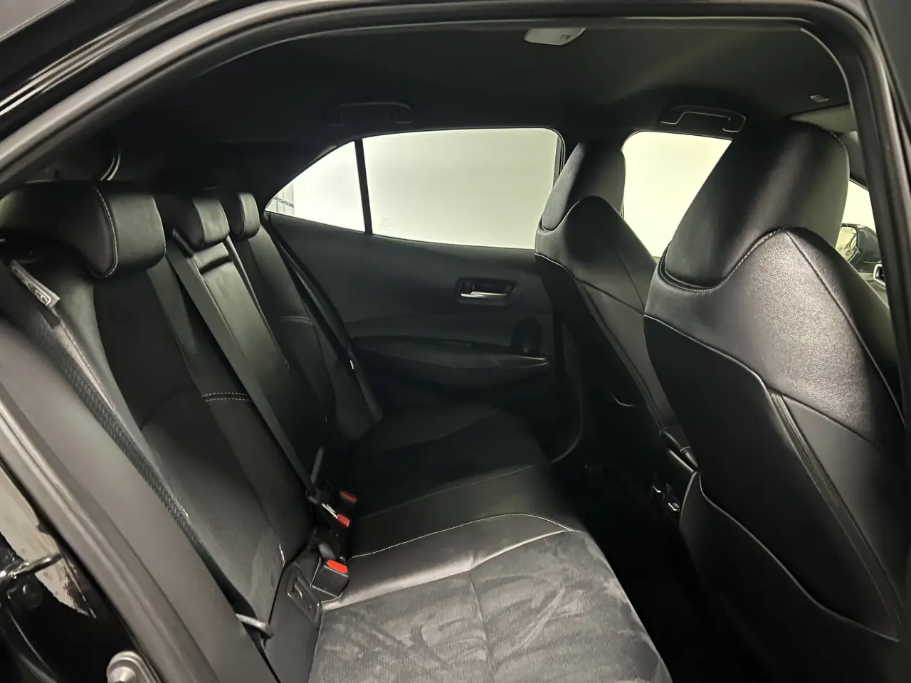 2023 TOYOTA COROLLA Gallery Image 11
