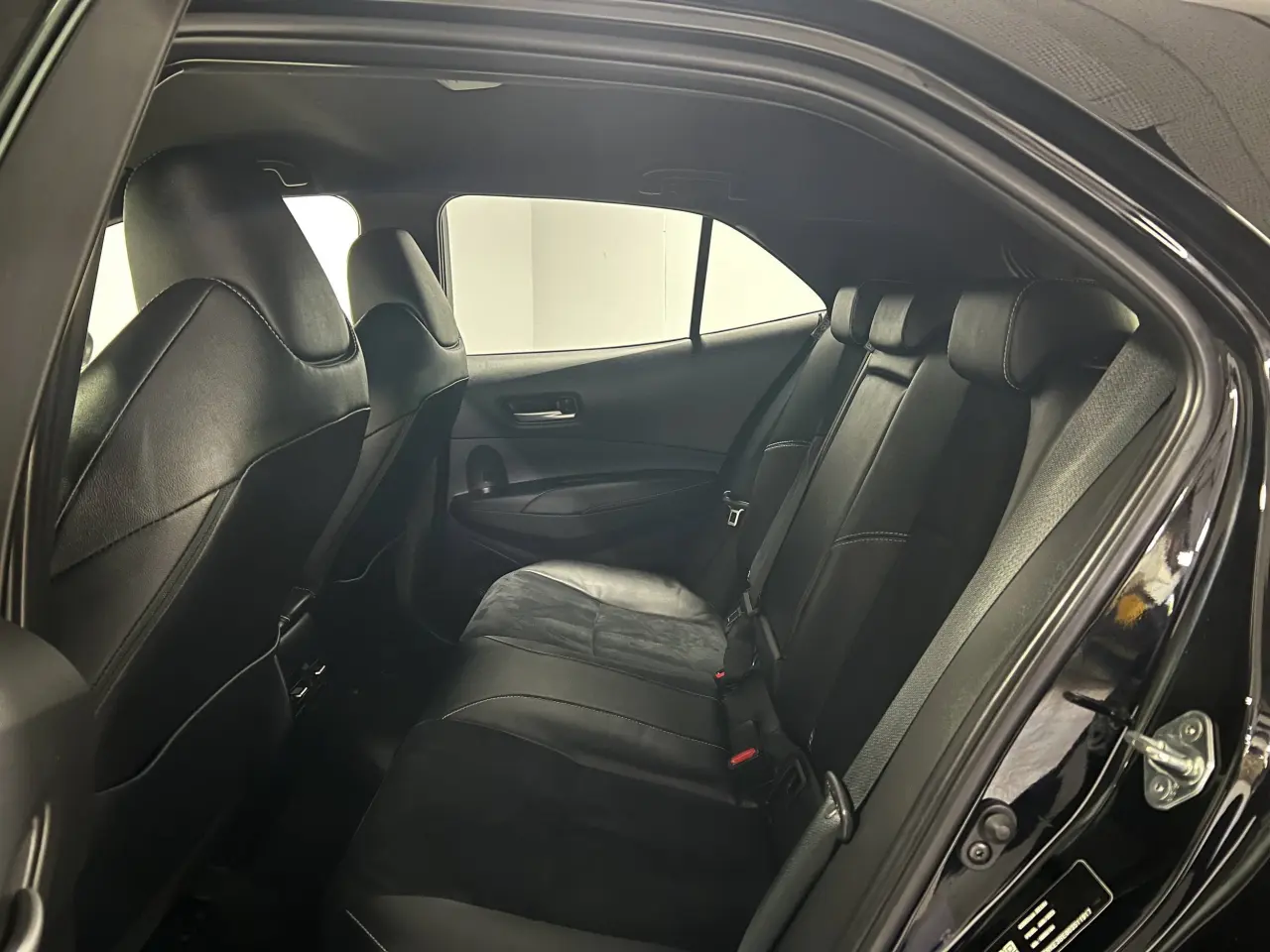 2023 TOYOTA COROLLA Gallery Image 13