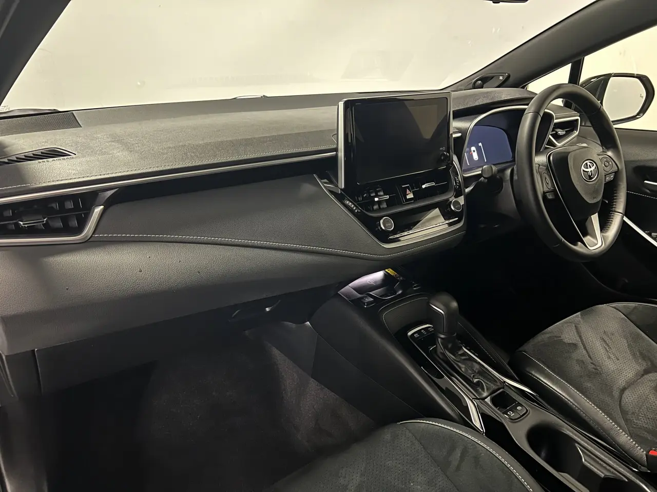 2023 TOYOTA COROLLA Gallery Image 14