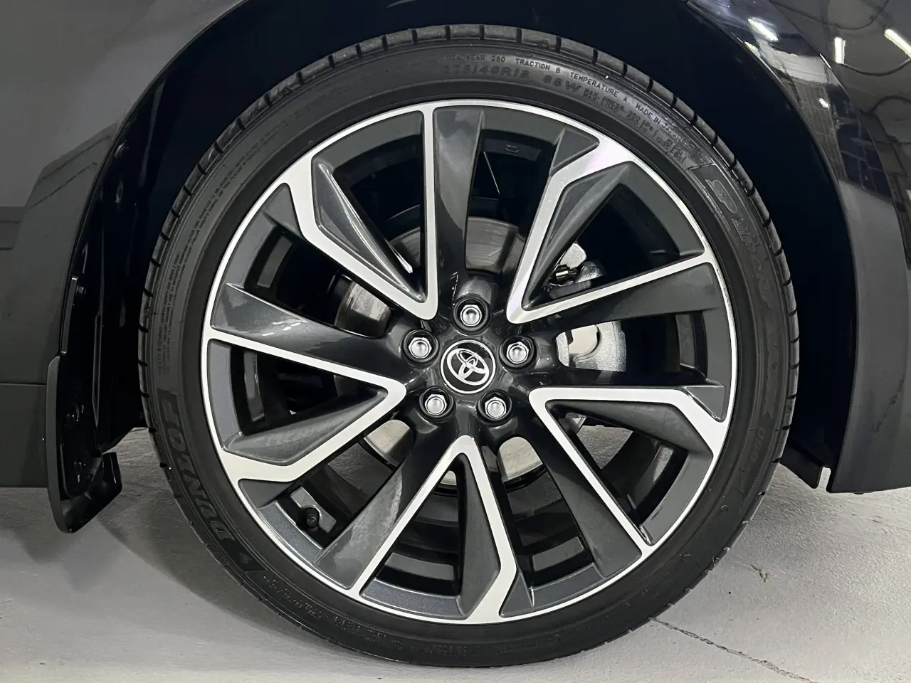 2023 TOYOTA COROLLA Gallery Image 5