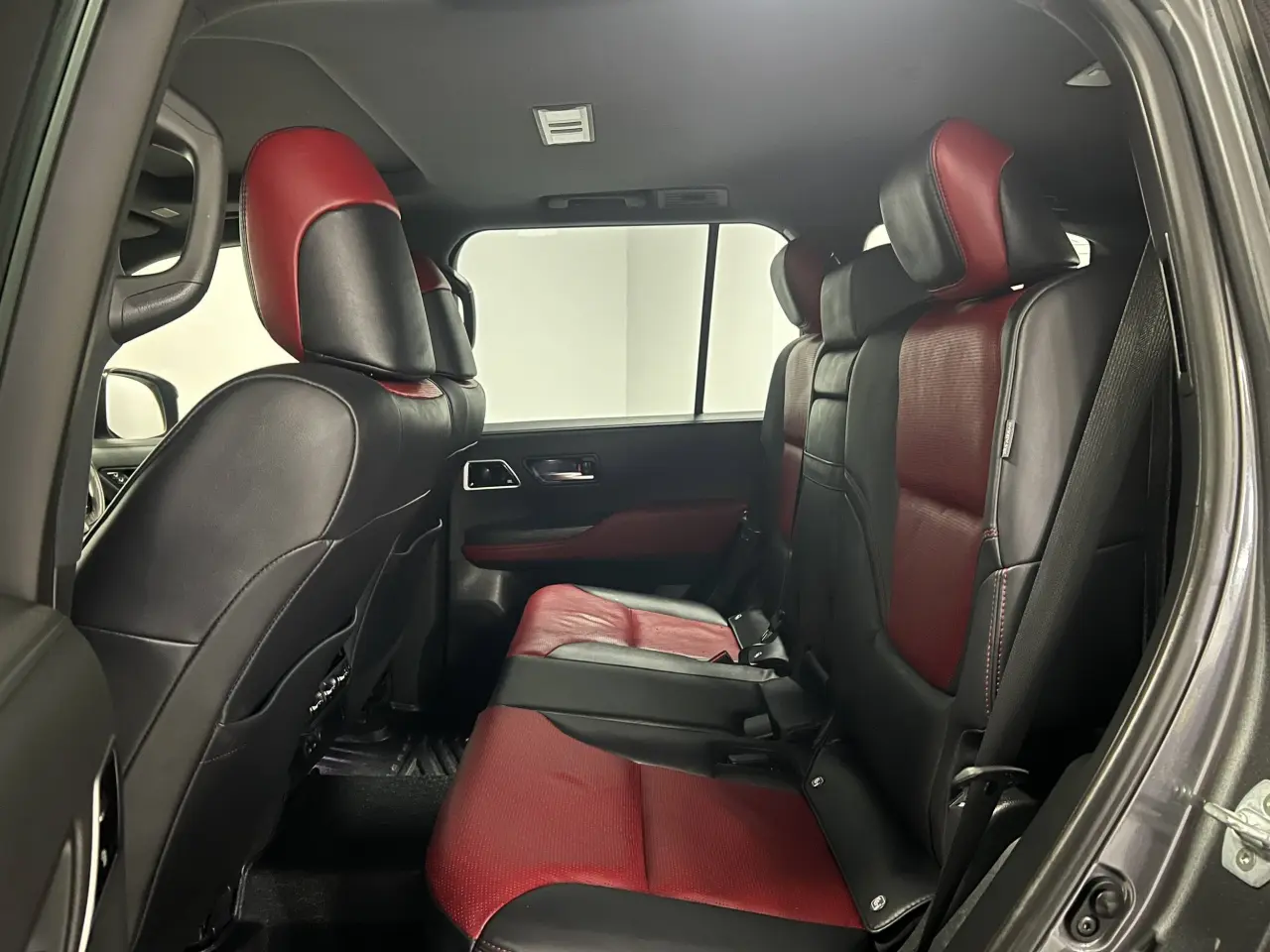 2024 TOYOTA LANDCRUISER Gallery Image 13