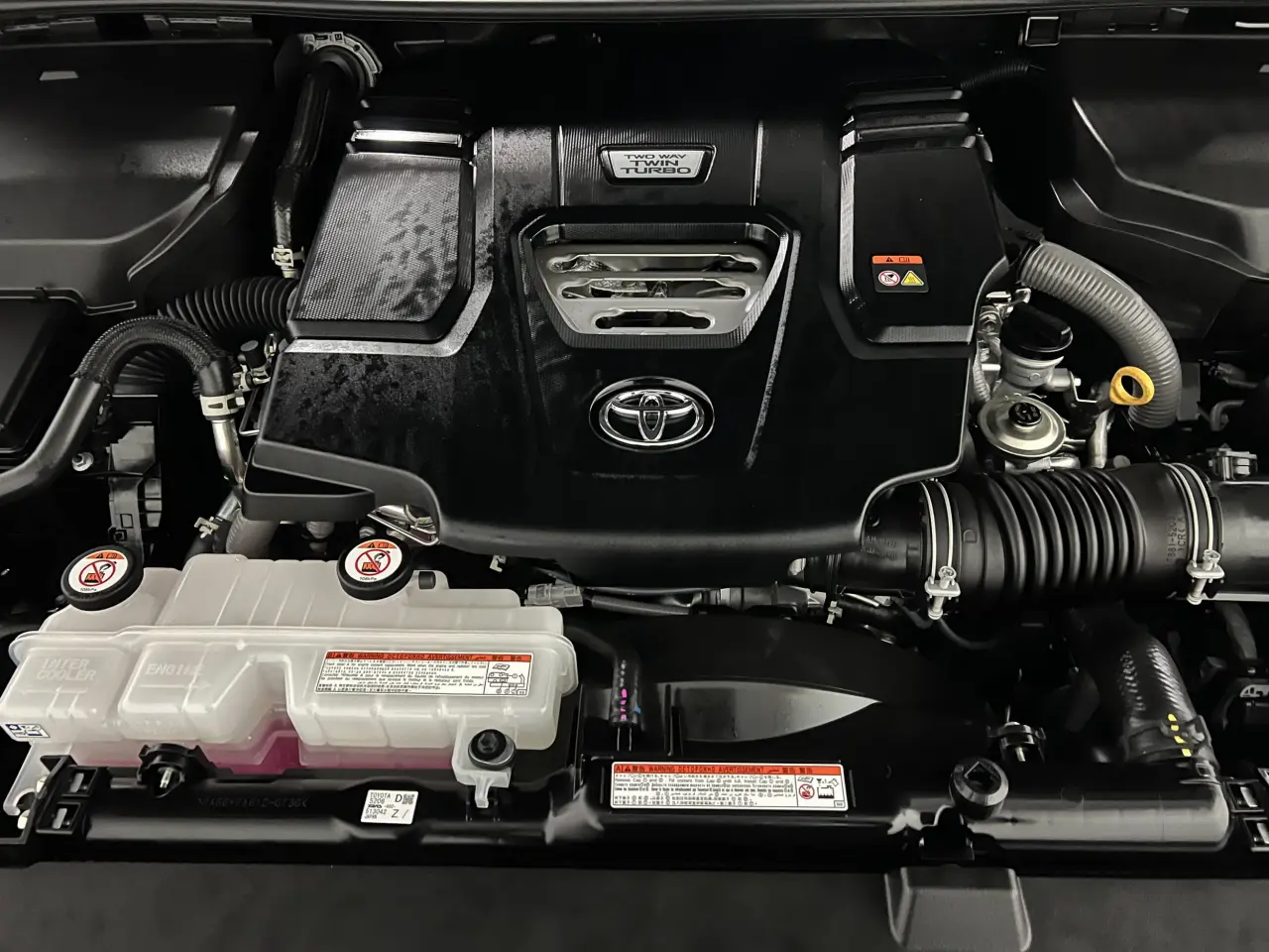2024 TOYOTA LANDCRUISER Gallery Image 20