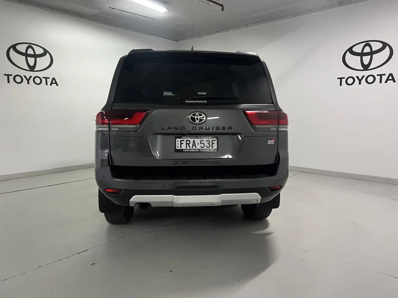 2024 TOYOTA LANDCRUISER Gallery Image 6