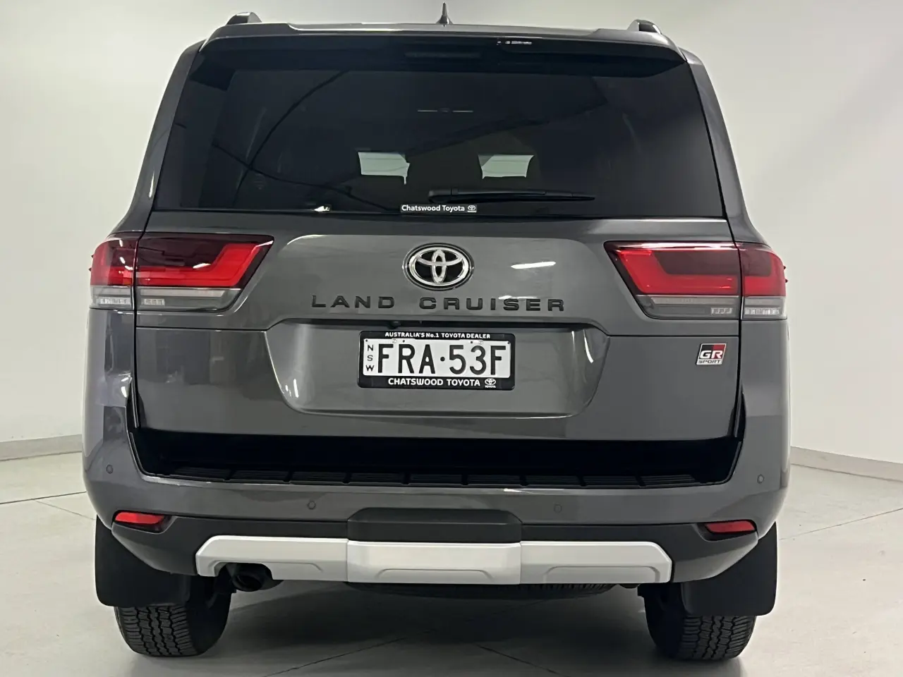 2024 TOYOTA LANDCRUISER Gallery Image 7