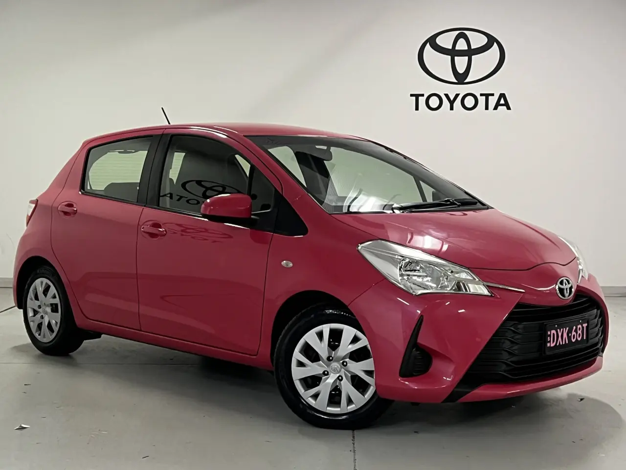 2018 TOYOTA YARIS Gallery Image 1
