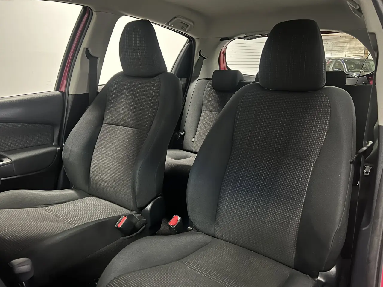 2018 TOYOTA YARIS Gallery Image 15