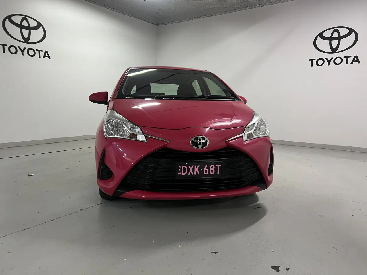 2018 TOYOTA YARIS Gallery Image 2