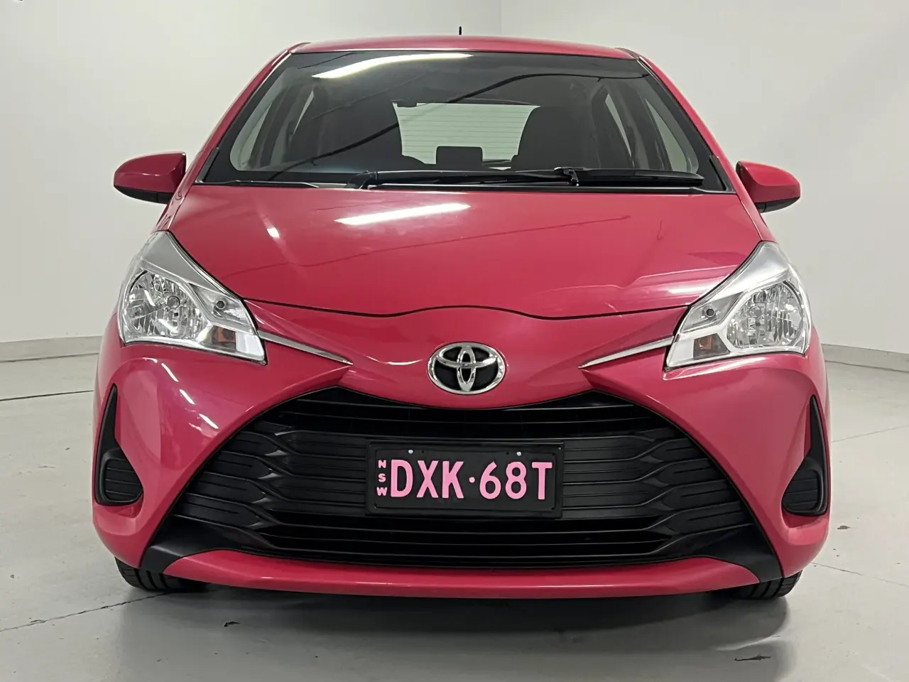 2018 TOYOTA YARIS Gallery Image 3