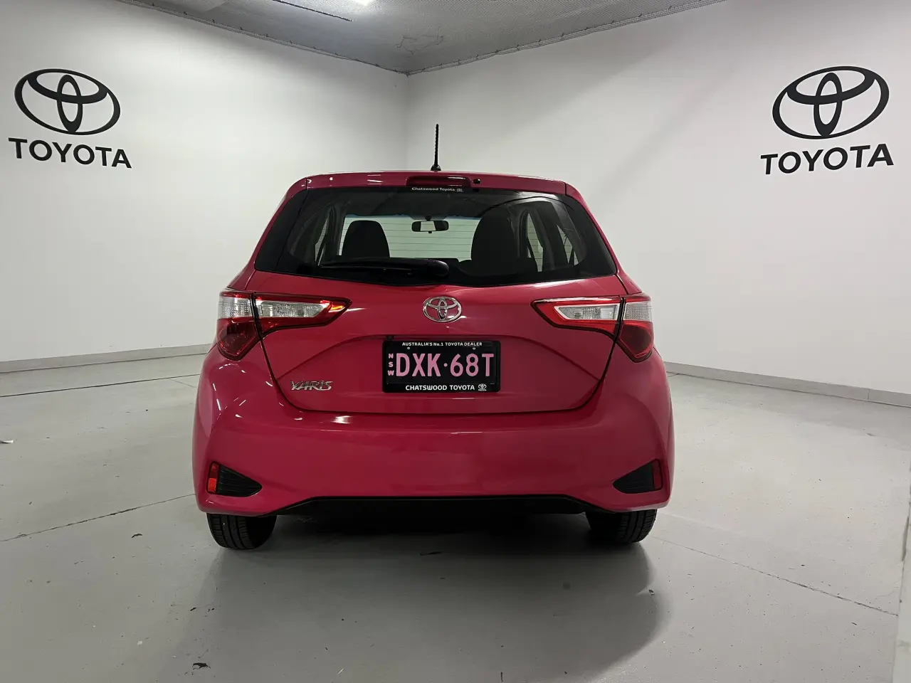 2018 TOYOTA YARIS Gallery Image 6