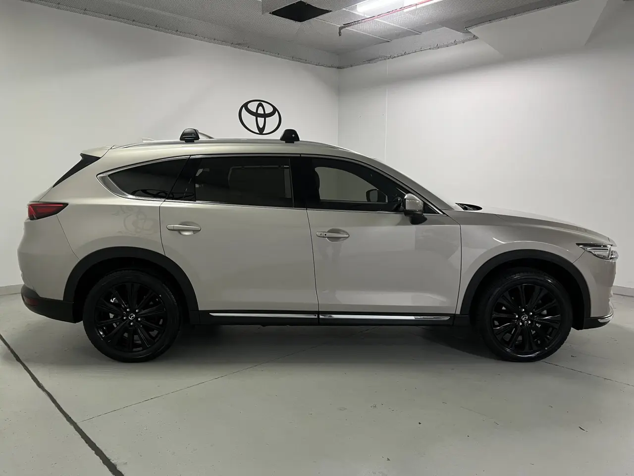 2021 MAZDA CX-8 Gallery Image 4