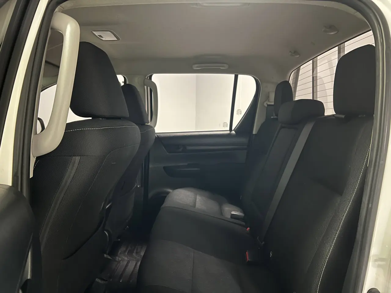 2021 TOYOTA HILUX Gallery Image 14