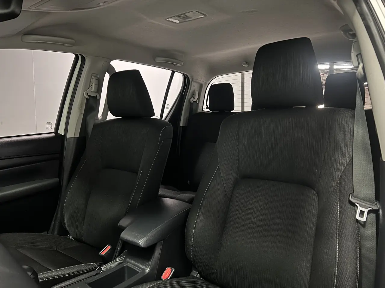 2021 TOYOTA HILUX Gallery Image 16