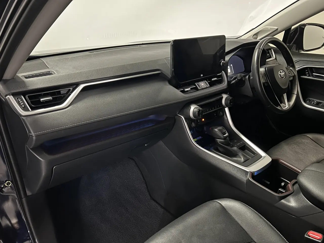 2023 TOYOTA RAV4 Gallery Image 15