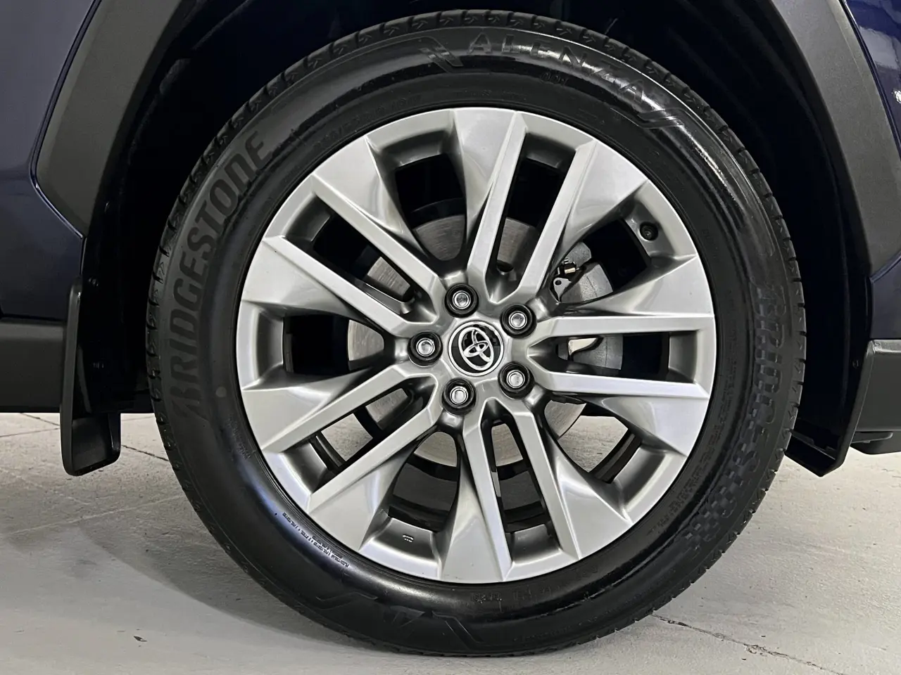 2023 TOYOTA RAV4 Gallery Image 5