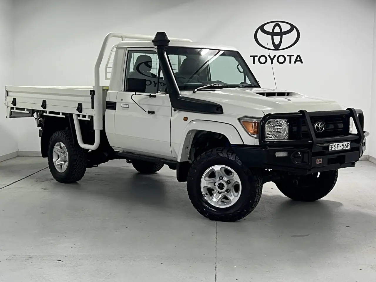 2019 TOYOTA LC MILITARY Gallery Image 1
