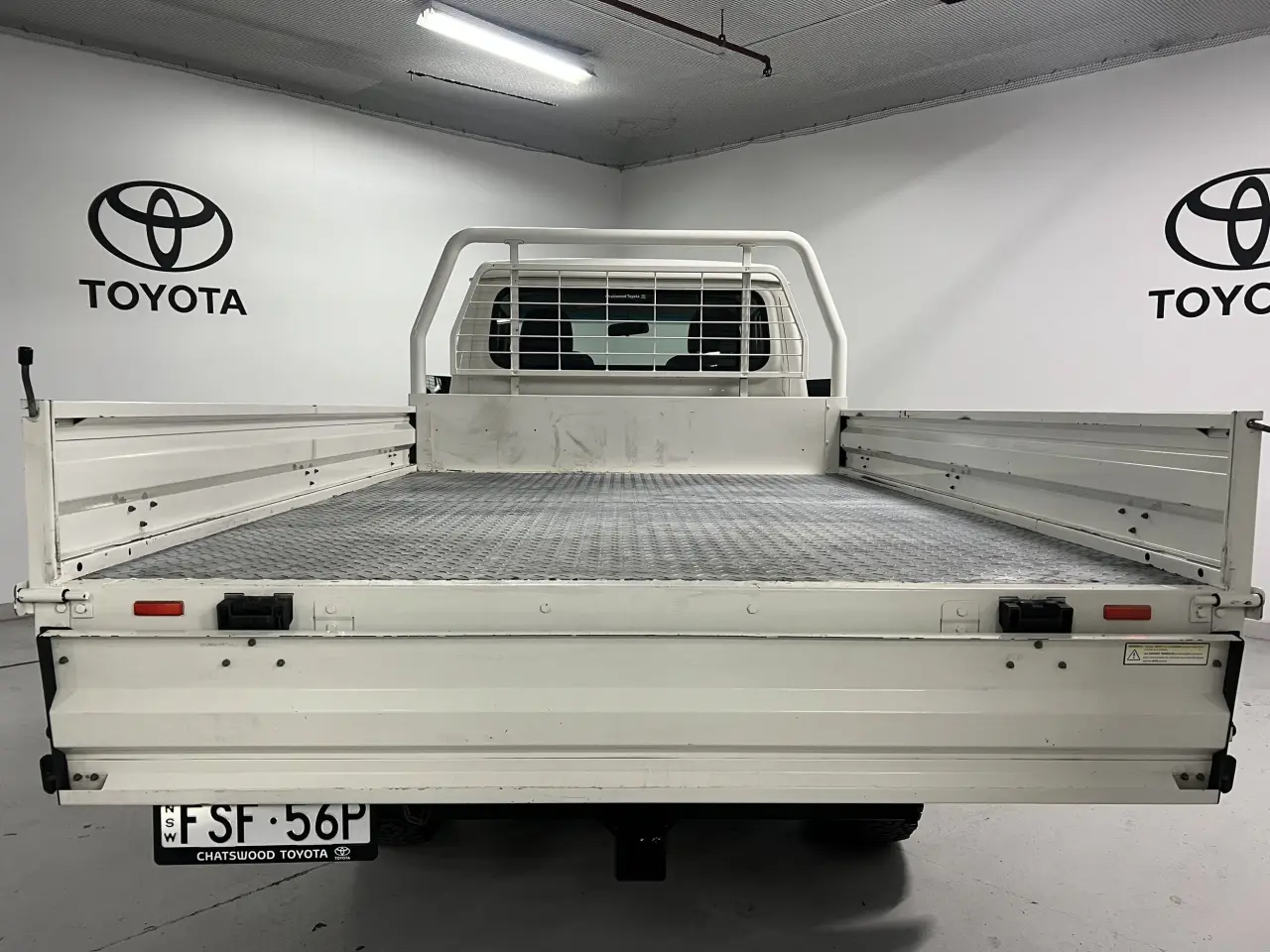 2019 TOYOTA LC MILITARY Gallery Image 11