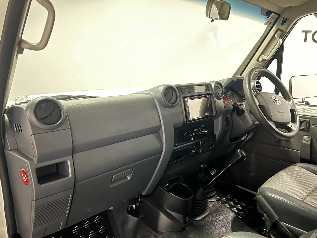 2019 TOYOTA LC MILITARY Gallery Image 13