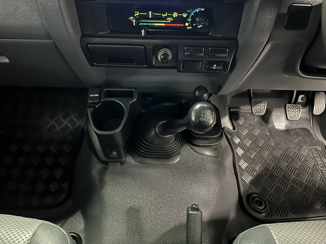 2019 TOYOTA LC MILITARY Gallery Image 18